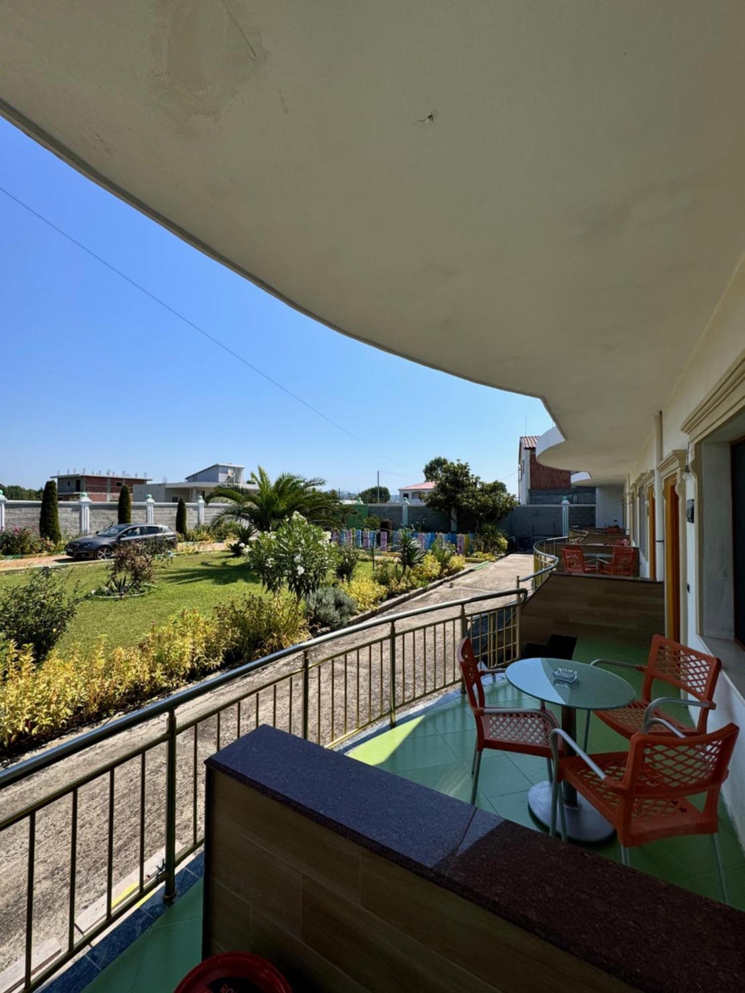 Rrotull Ponari Apartments מראה חיצוני תמונה